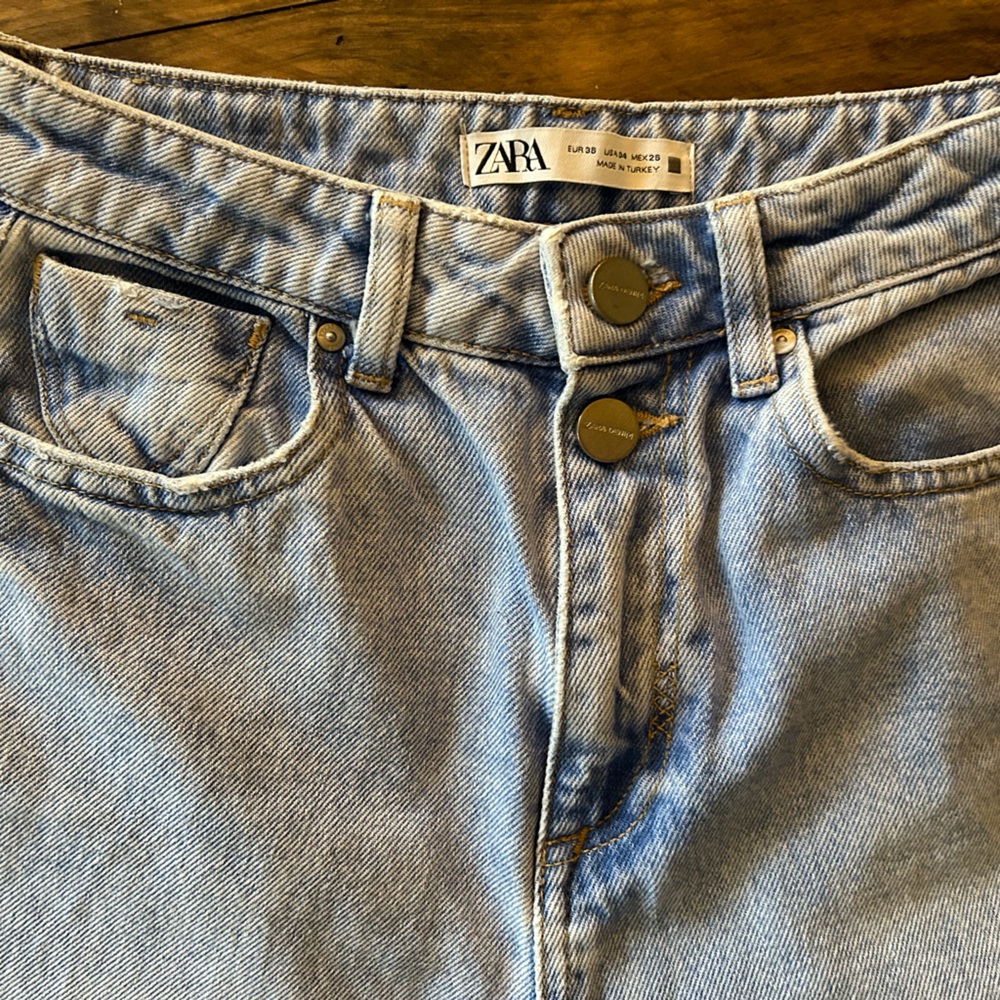 Woman’s Zara Jeans